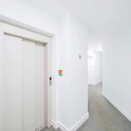 Apartment Harbourside Two-bedroom Bristol