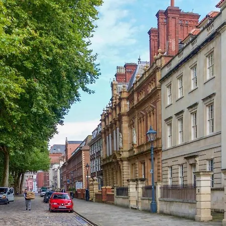 Harbourside Two-bedroom * Bristol